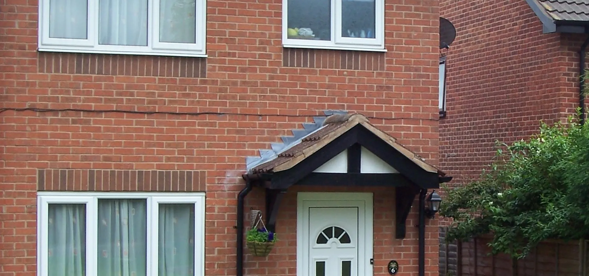 Lean-To Holloway
