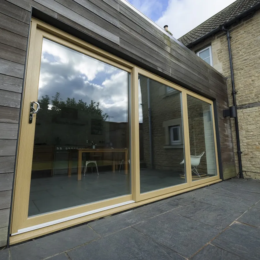 Patio Holloway