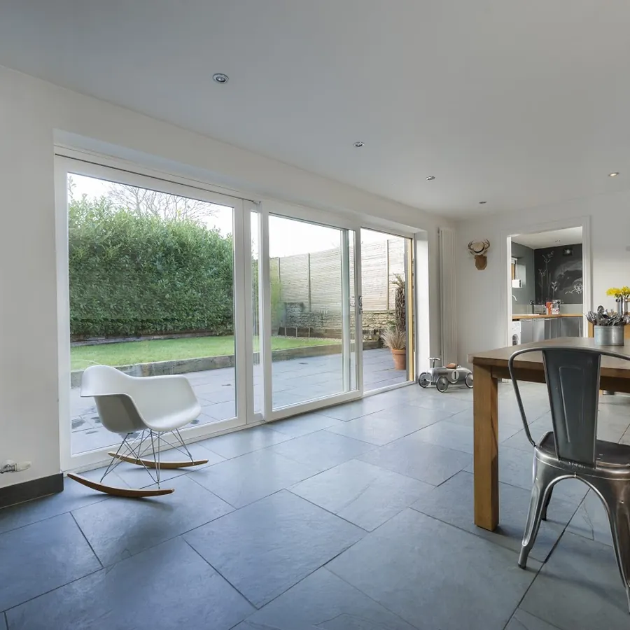 Patio Holloway